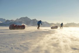 ben-saunders-and-tarka-pulling-their-sledges-on-south-pole
